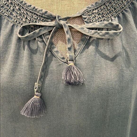 Zac & Rachel Blue Relaxed Flutter Sleeve Blouse - Picture 3 of 7